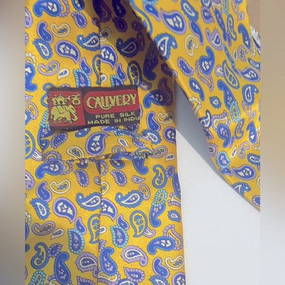 Cauvery Emporium Pure Silk Men’s Tie bright yellow colour vintage design in blue - Picture 4 of 5